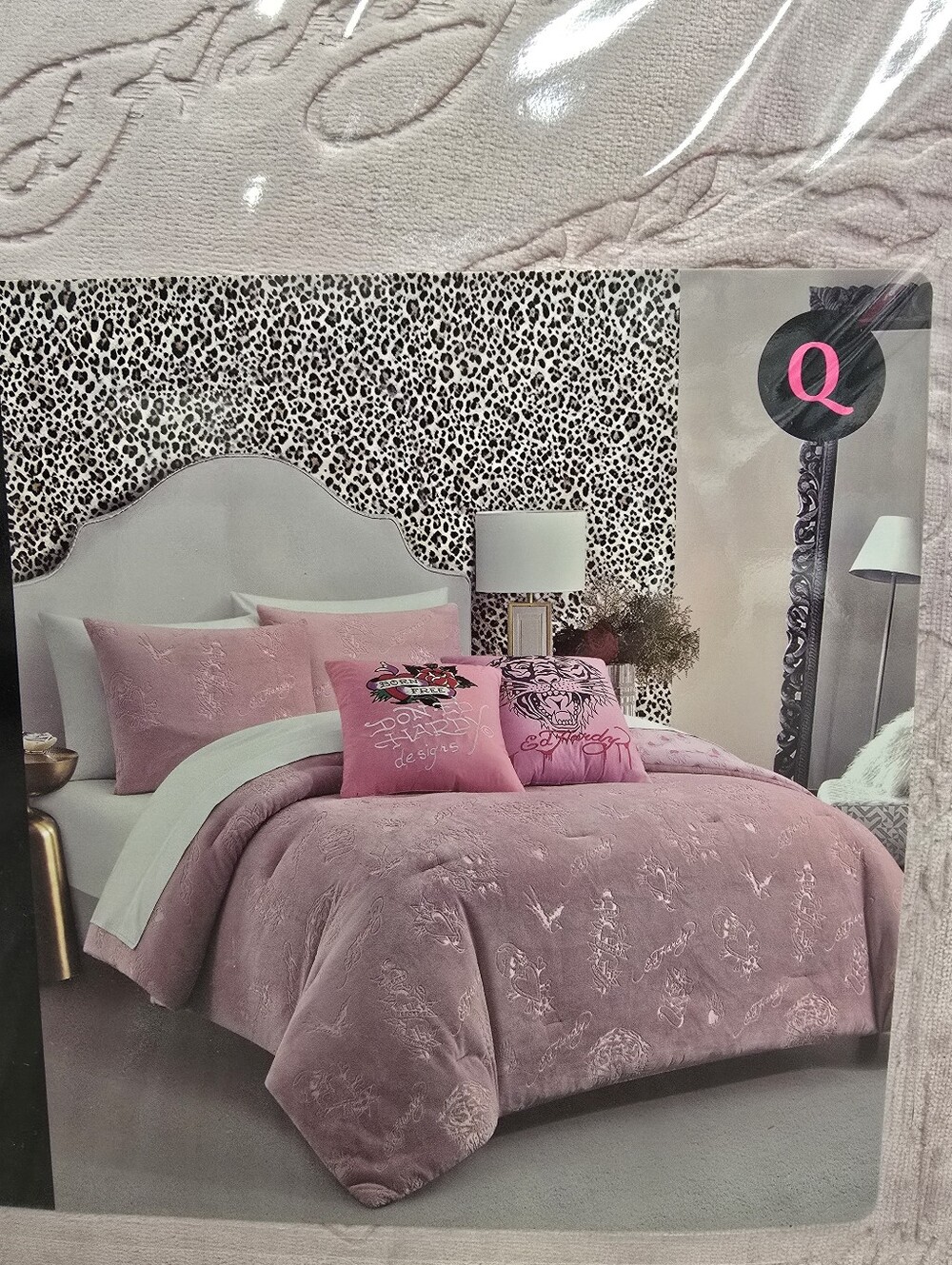 Ed Hardy 5-PIECE Qeen COZY PLUSH REVERSIBLE COMFORTER SET new